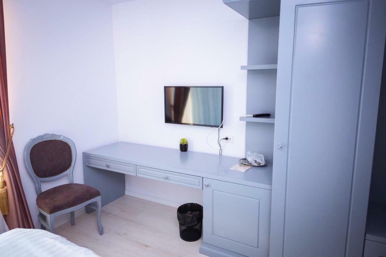 Hotel Glaris Tirgu Frumos Buitenkant foto