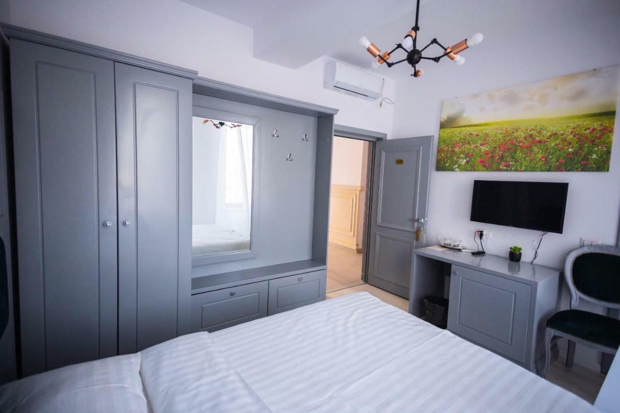 Hotel Glaris Tirgu Frumos Buitenkant foto